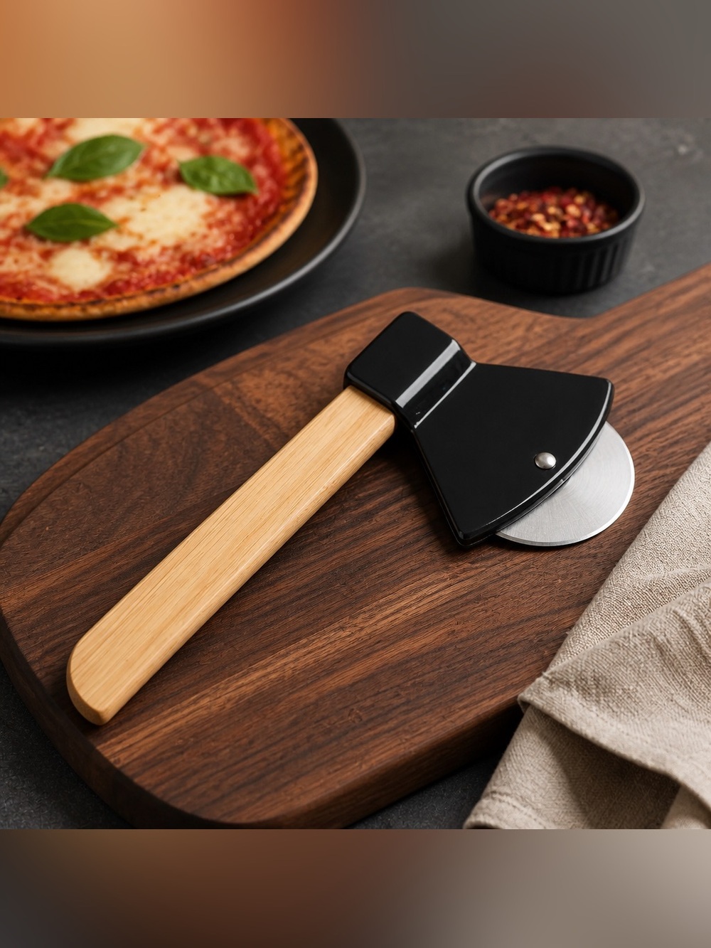Axe-Shaped Pizza Cutter with Wooden Handle - Black & Natural